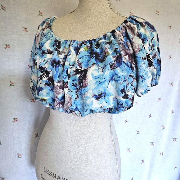 Size S Cropped Peasant Blouse Blue NWT - Picture 2 of 9